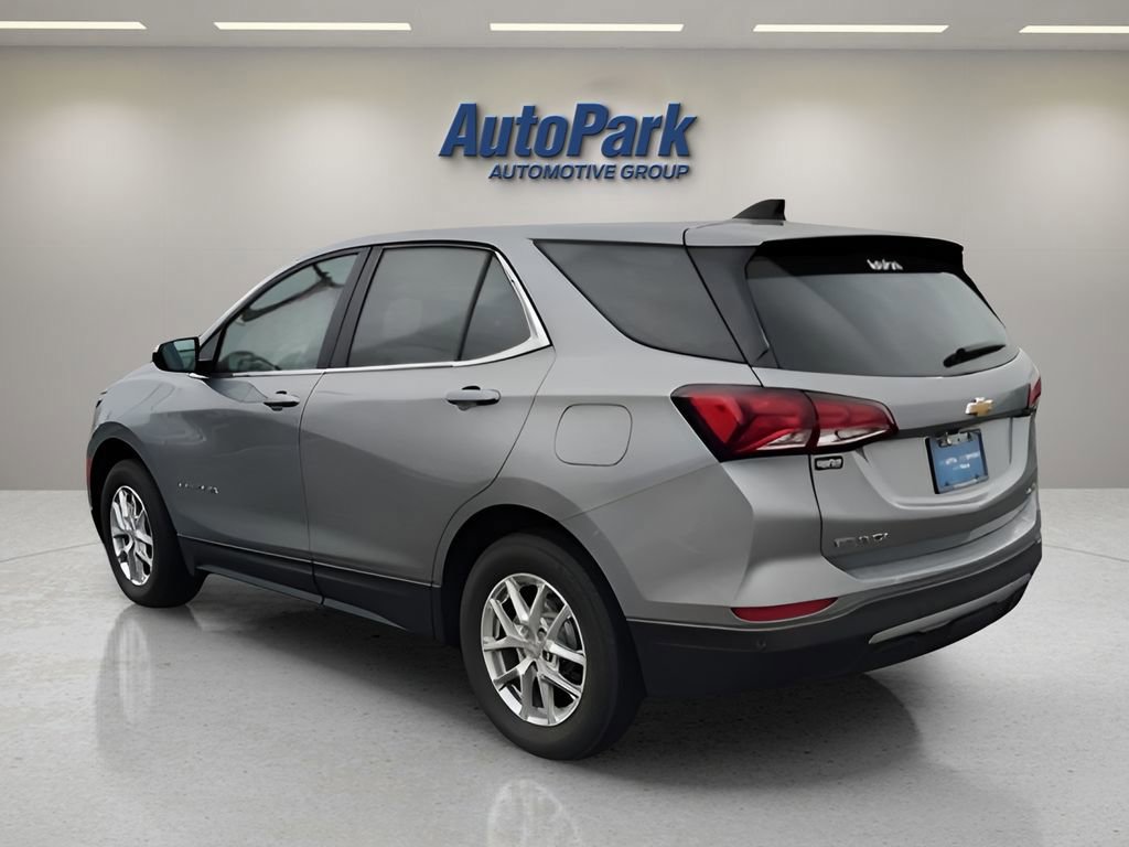Used 2024 Chevrolet Equinox LT image 3