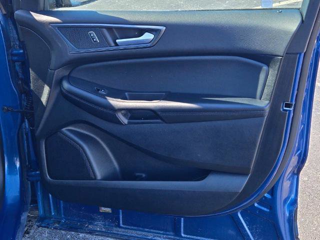 Certified 2024 Ford Edge SE w/ Black Appearance Package image 5