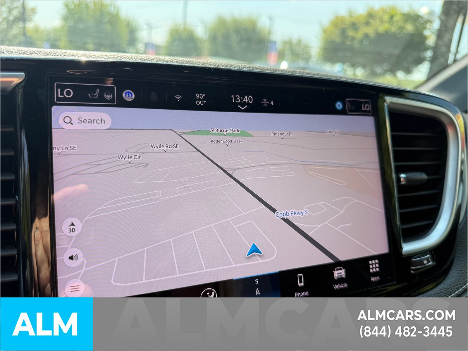 Used 2025 Chrysler Pacifica Limited FWD image 18