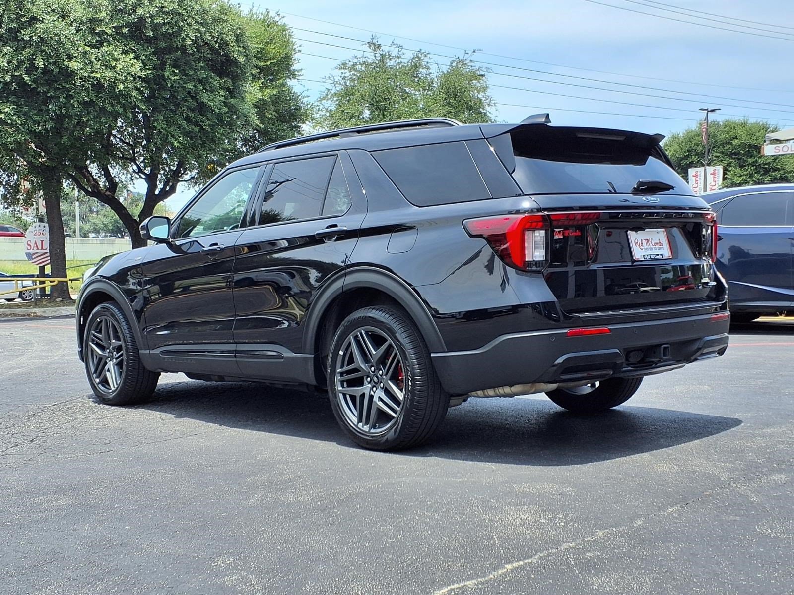 Certified 2025 Ford Explorer ST-Line w/ ST-Line Street Pack AWD/4WD image 8