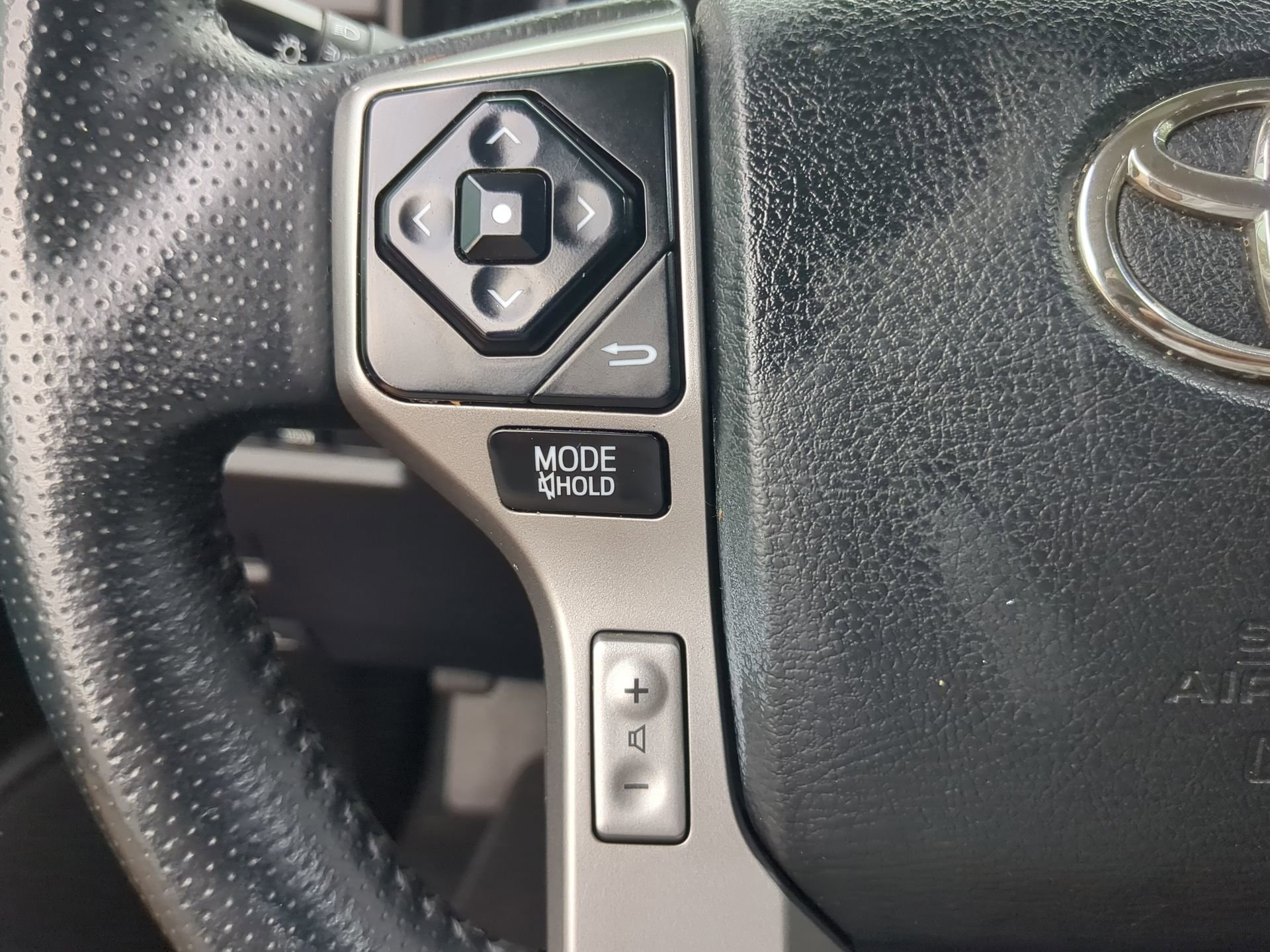Used 2018 Toyota 4Runner Limited AWD/4WD image 67