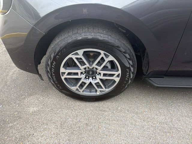 Certified 2025 Ford Expedition Active AWD/4WD image 11