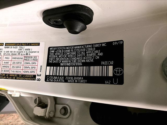 Used 2019 Toyota C-HR FWD image 32