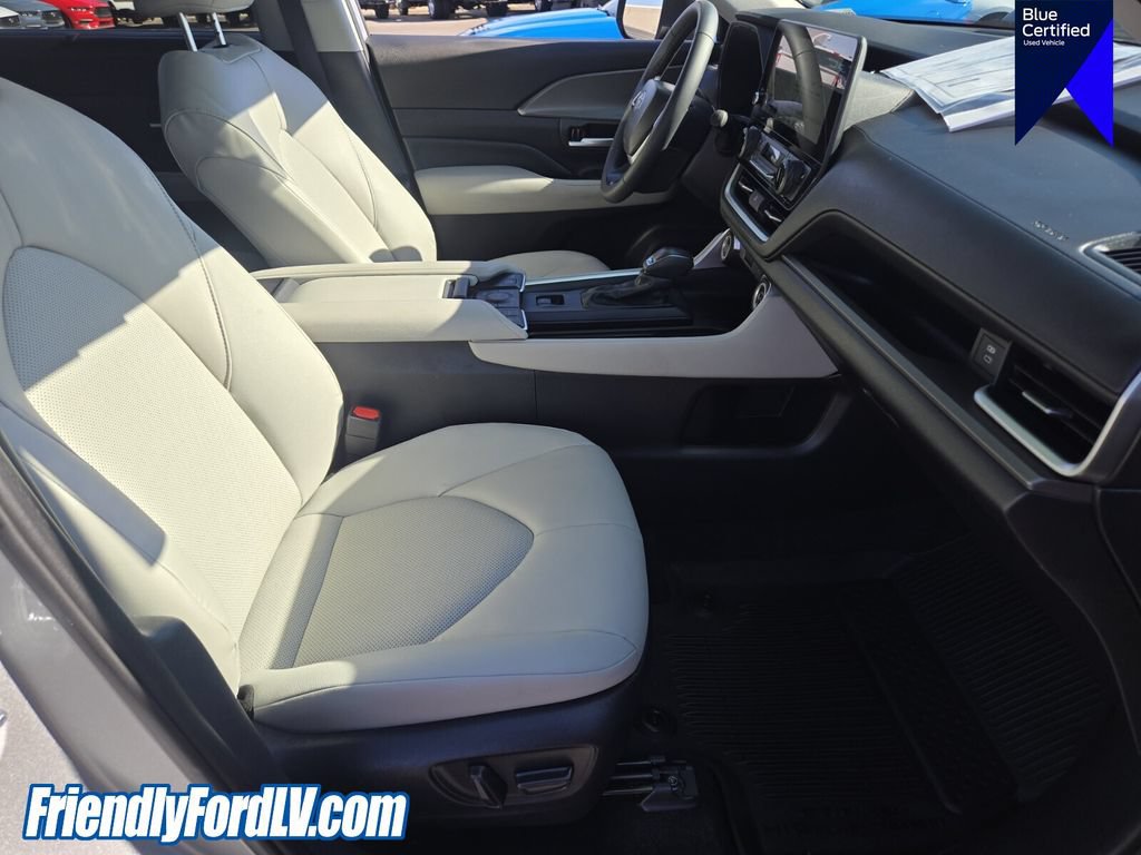 Used 2026 Toyota Grand Highlander AWD image 21