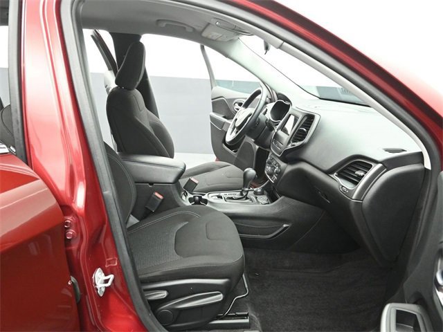 Used 2019 Jeep Cherokee Latitude w/ Cold Weather Group image 45