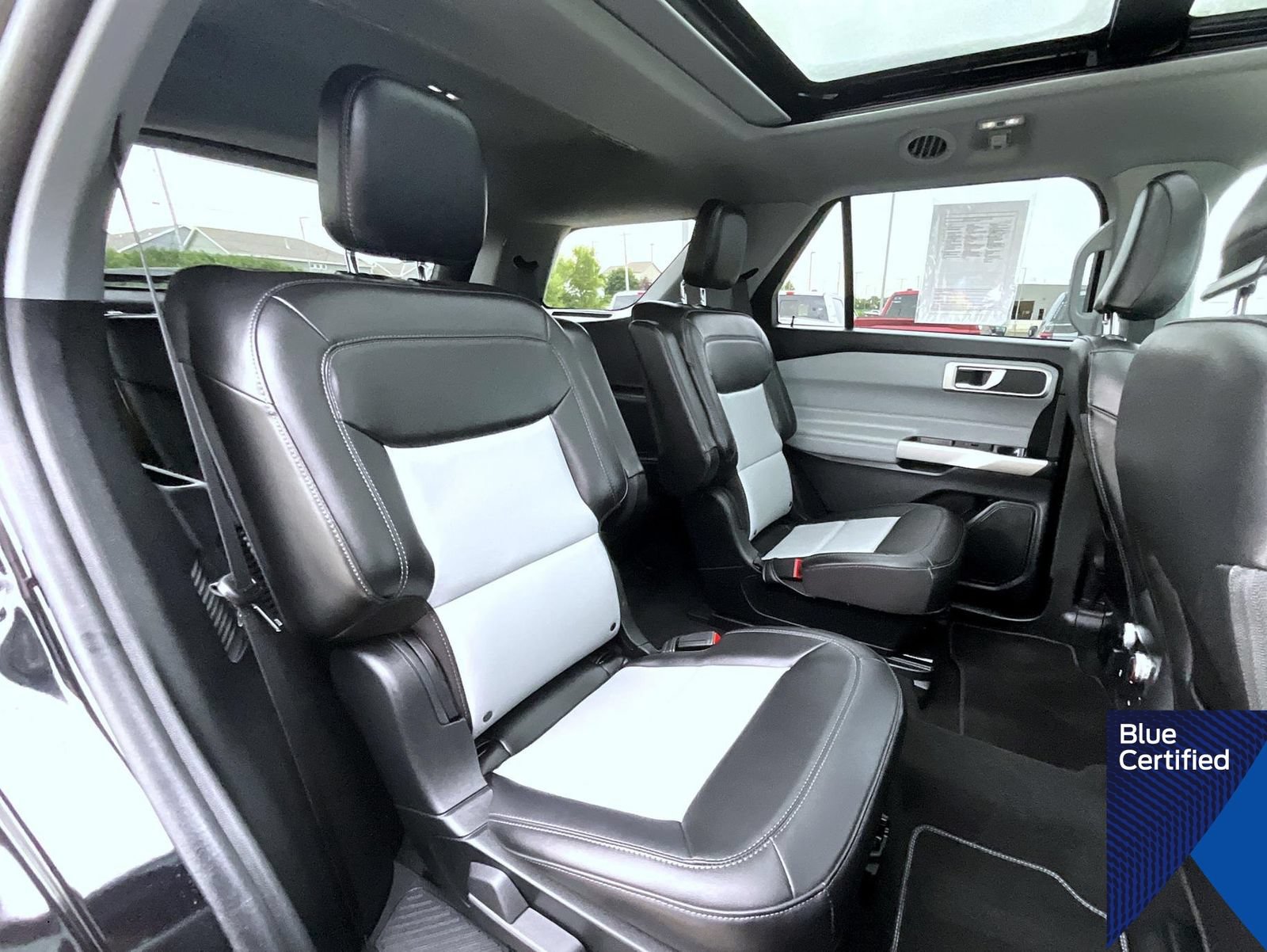 Certified 2023 Ford Explorer XLT w/ Equipment Group 202A AWD/4WD image 19