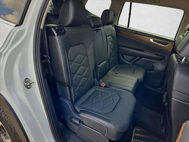 Used 2025 Volkswagen Atlas SE FWD image 20