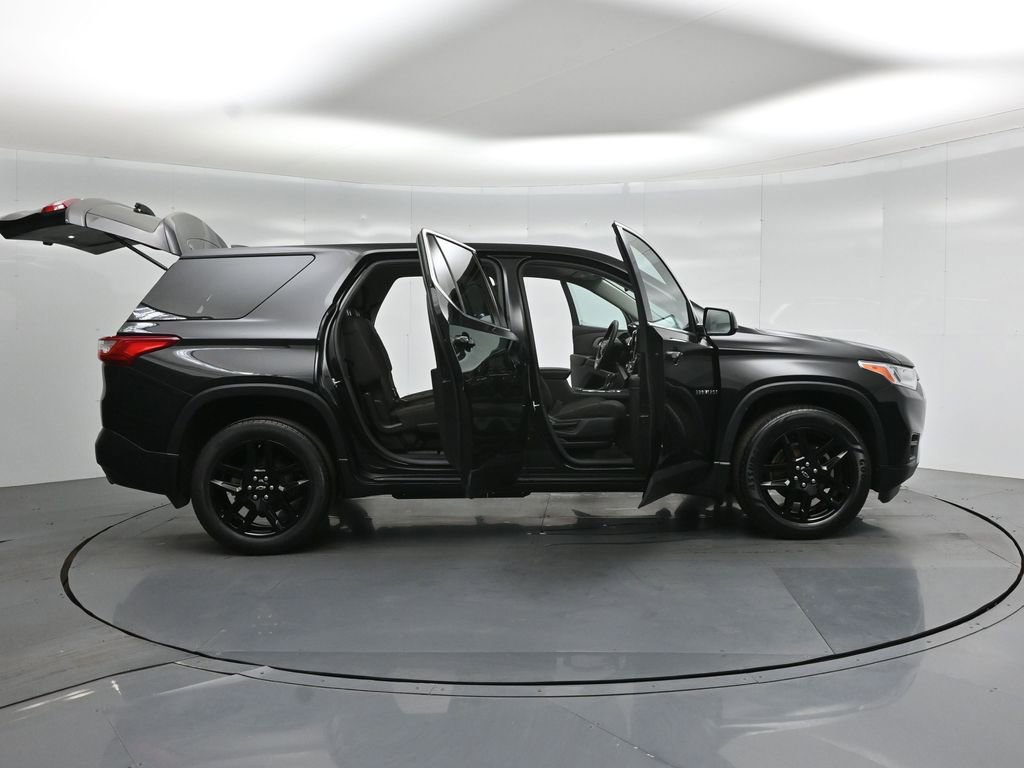 Used 2020 Chevrolet Traverse LS FWD image 5