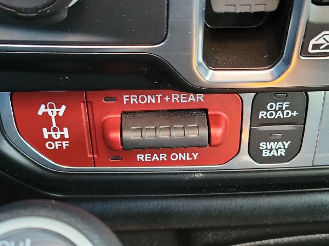 Used 2024 Jeep Wrangler Unlimited Rubicon w/ Dual Top Group AWD/4WD image 19