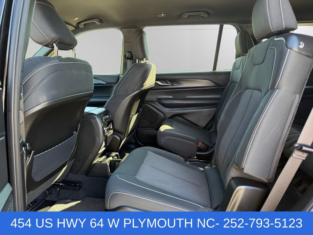 Used 2024 Jeep Grand Cherokee L Laredo AWD/4WD image 13