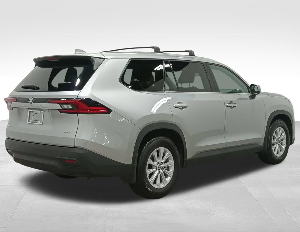 Used 2025 Toyota Grand Highlander AWD image 3
