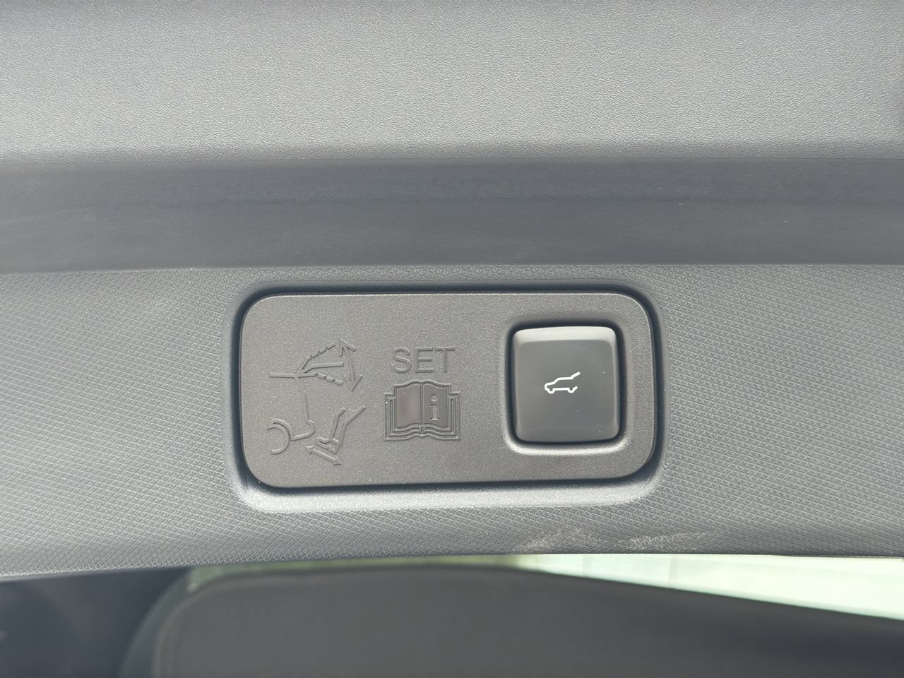 Certified 2023 Ford Mustang Mach-E Premium AWD/4WD image 9