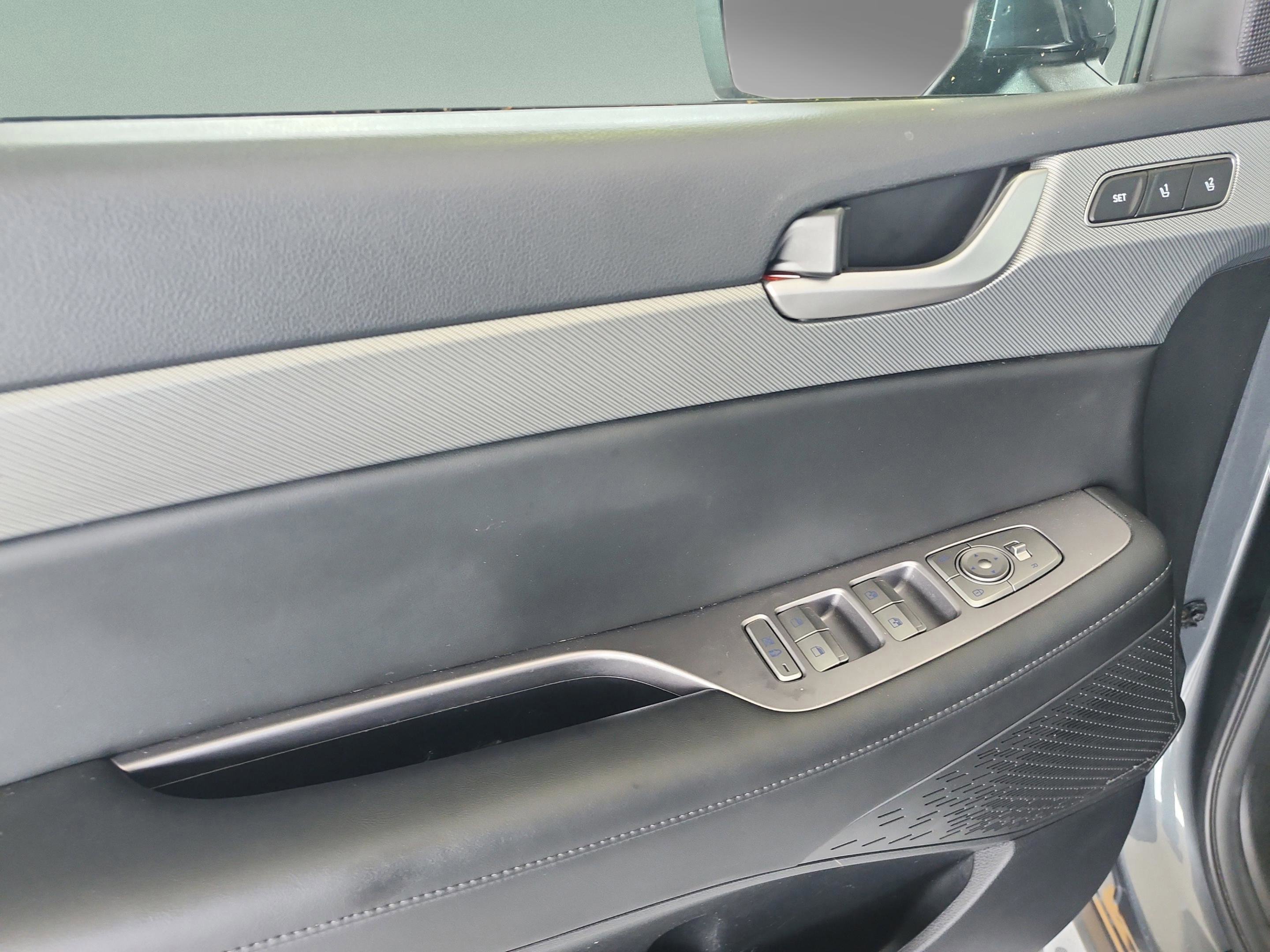 Used 2024 Hyundai Palisade SEL w/ Premium Package image 16