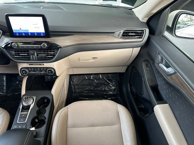 Certified 2020 Ford Escape Titanium w/ Titanium Premium Package 2.0 FWD image 12
