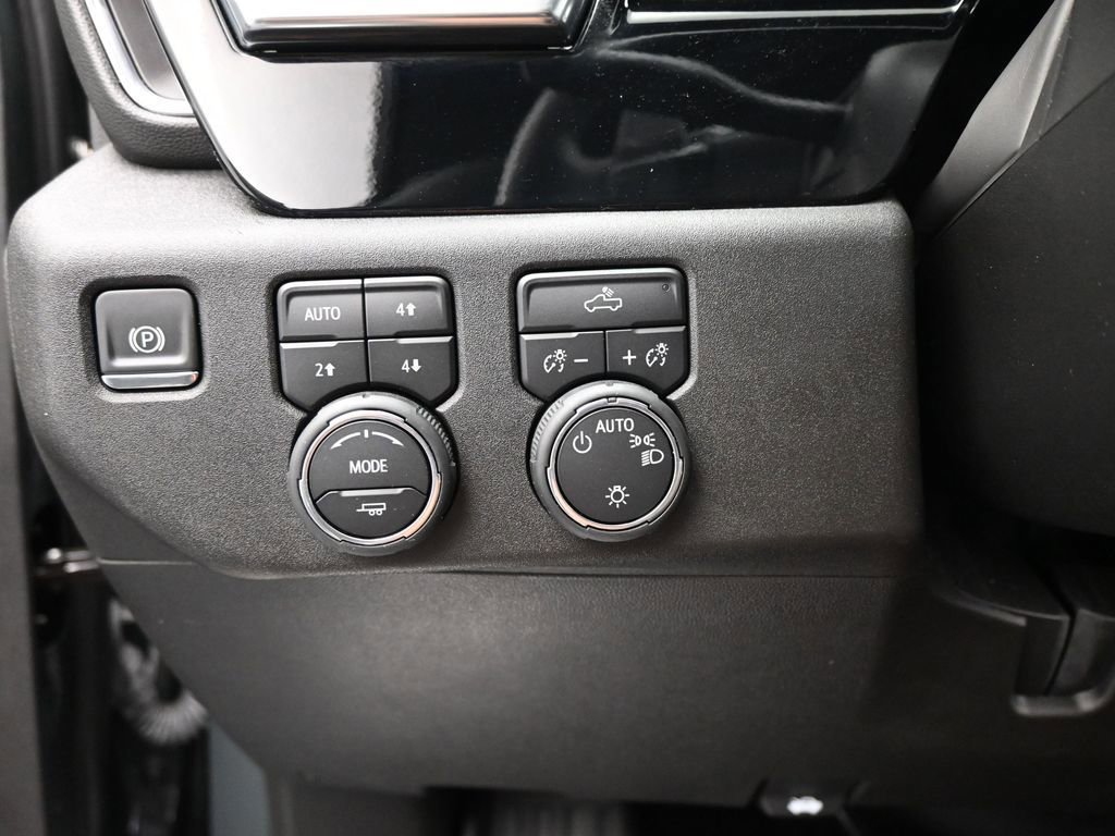 Used 2025 Chevrolet Silverado 1500 LT w/ Z71 Off-Road Package image 41