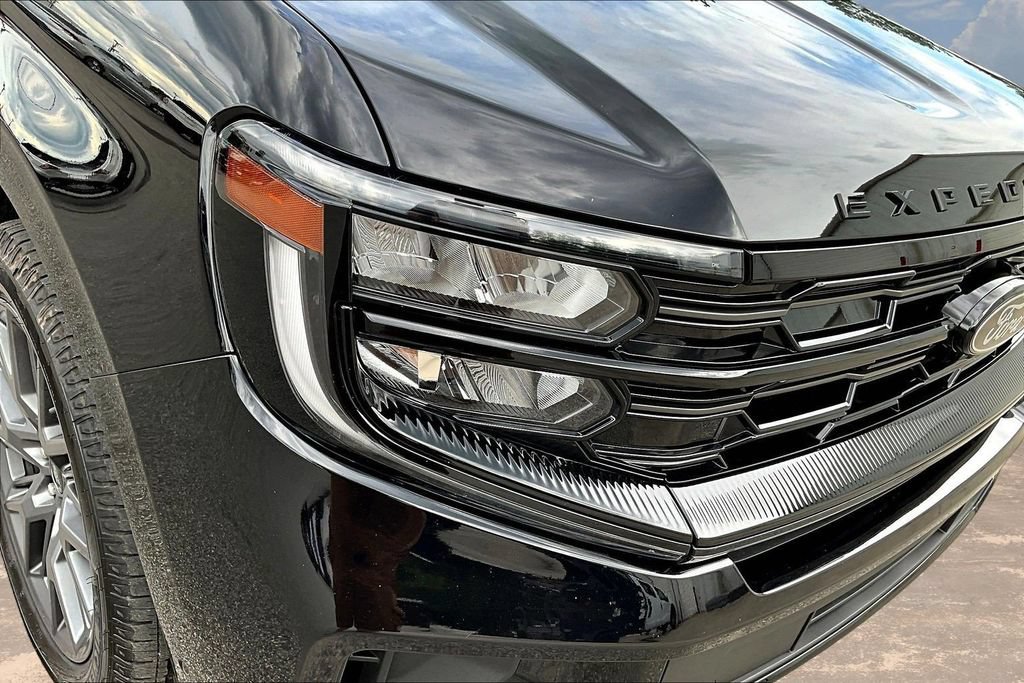 Certified 2025 Ford Expedition Max Platinum w/ Stealth Performance Package AWD/4WD image 34