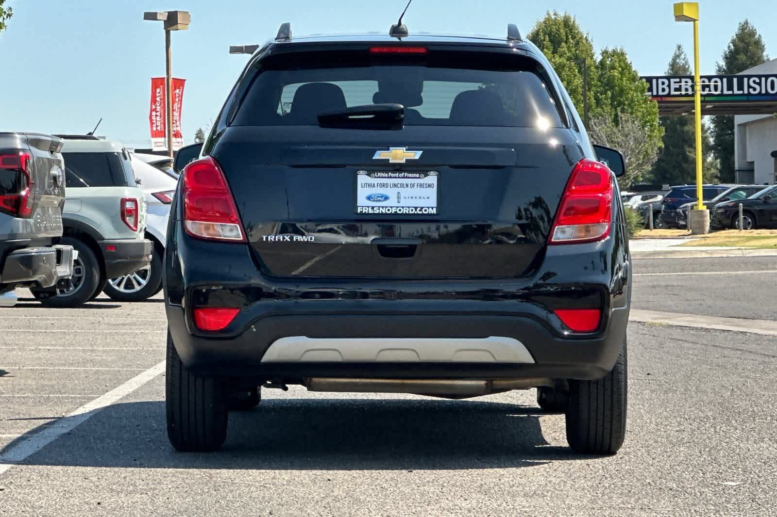 Used 2022 Chevrolet Trax LT w/ LT Convenience Package AWD/4WD image 7