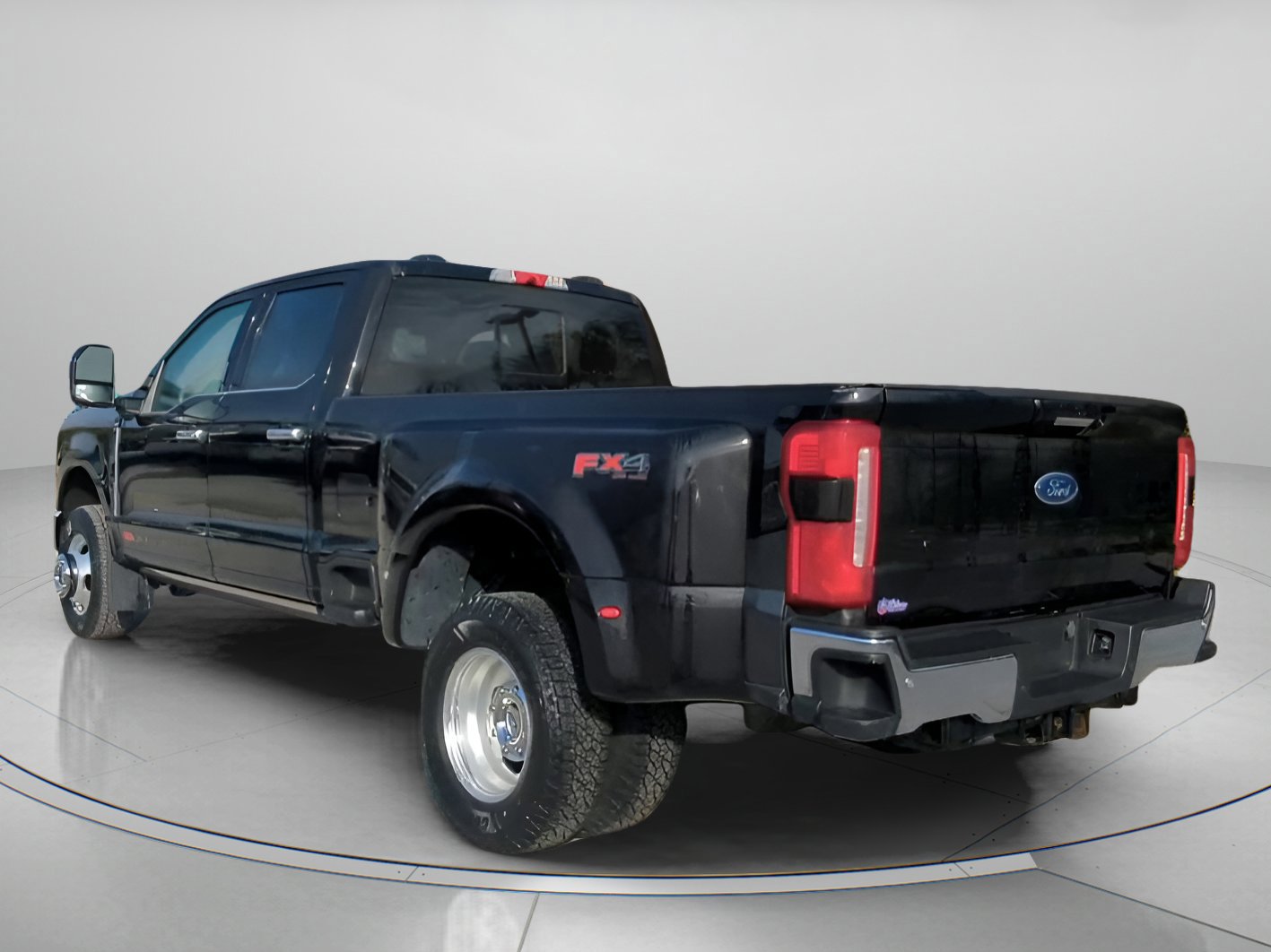 Certified 2024 Ford F350 Lariat w/ Lariat Ultimate Package image 13