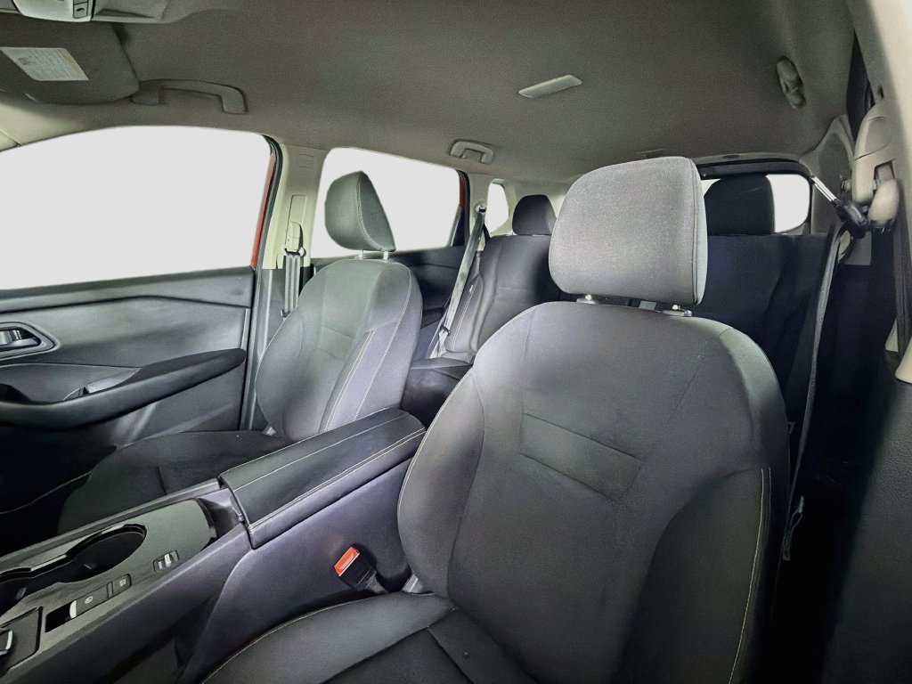 Used 2025 Nissan Rogue S FWD image 14