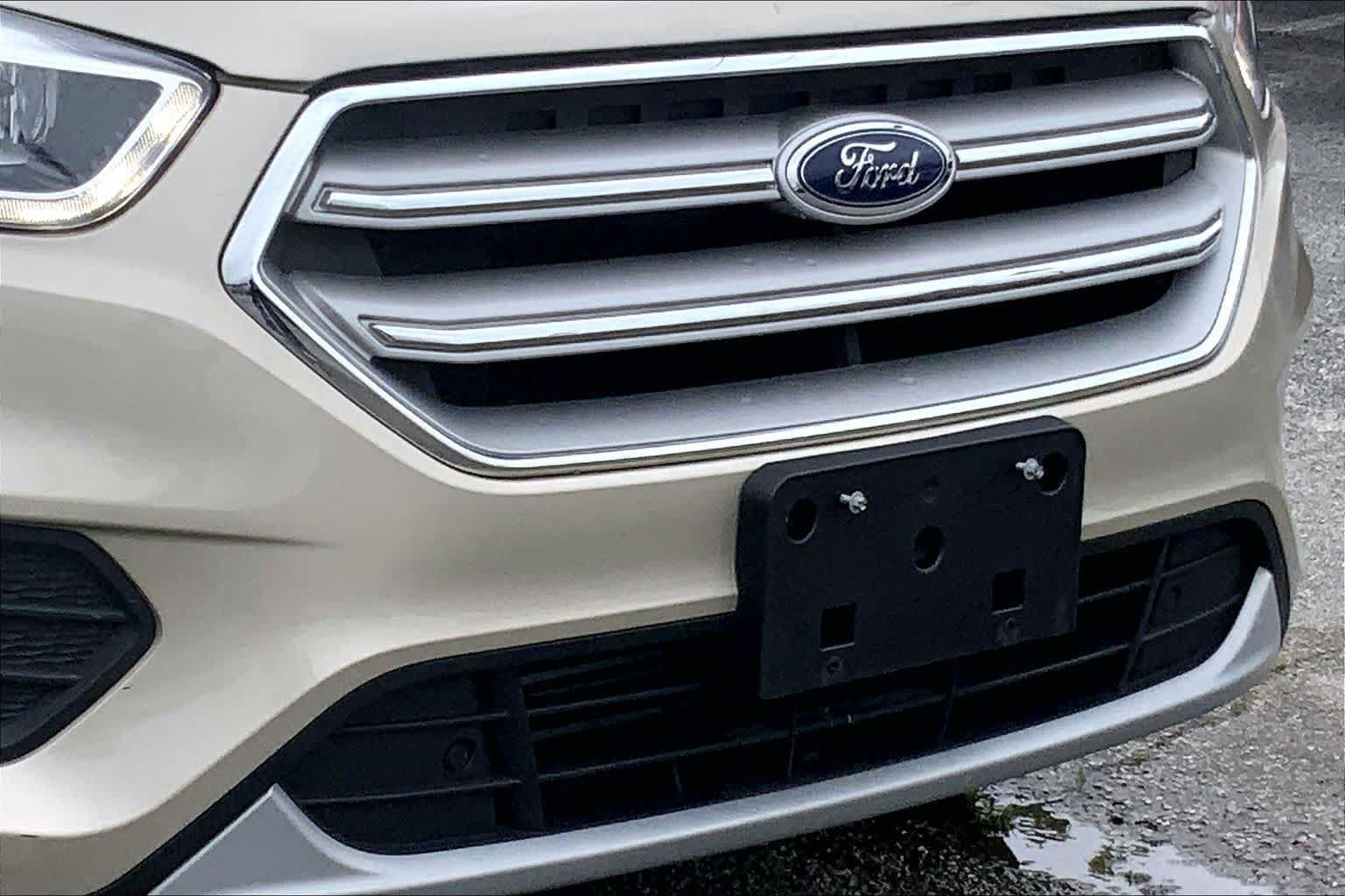Certified 2018 Ford Escape SE w/ Ford Safe & Smart Package AWD/4WD image 26