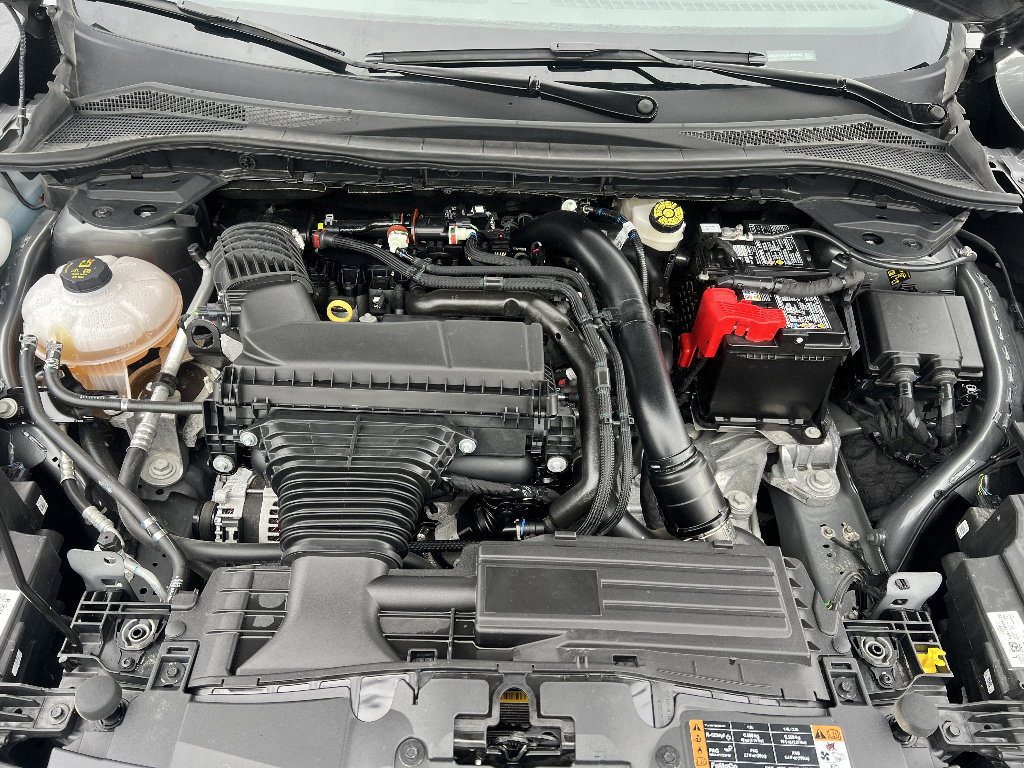 Certified 2025 Ford Escape Platinum image 36