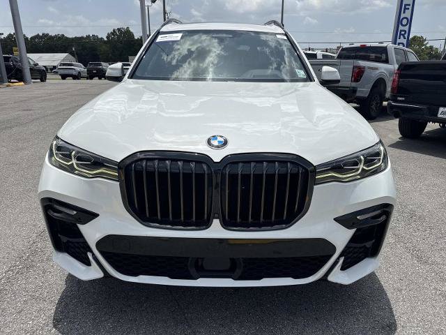 Used 2022 BMW X7 xDrive40i w/ M Sport Package AWD/4WD image 2