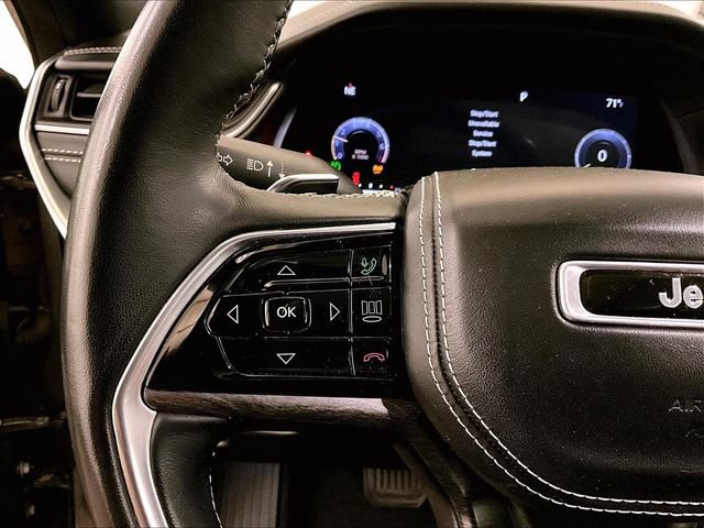 Used 2021 Jeep Grand Cherokee L Overland w/ Luxury Tech Group IV AWD/4WD image 17
