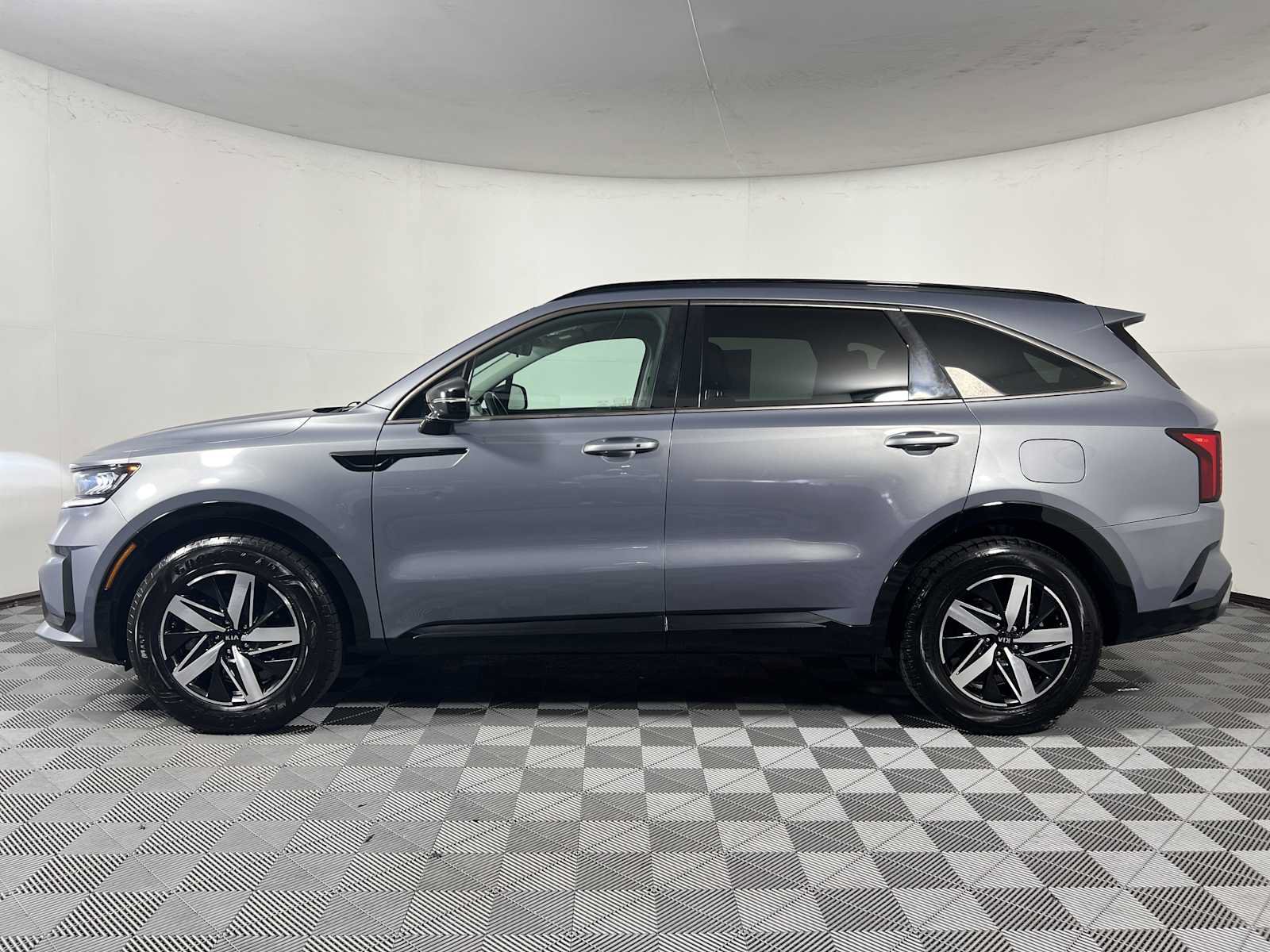 Used 2021 Kia Sorento S FWD image 7