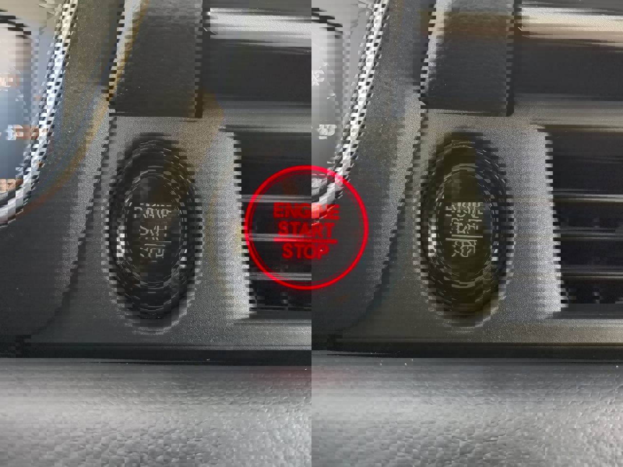 Used 2025 Honda Pilot Black Edition image 27