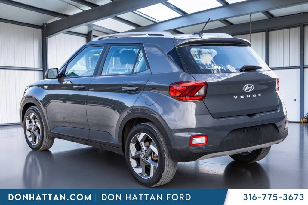 Used 2025 Hyundai Venue SEL FWD image 24