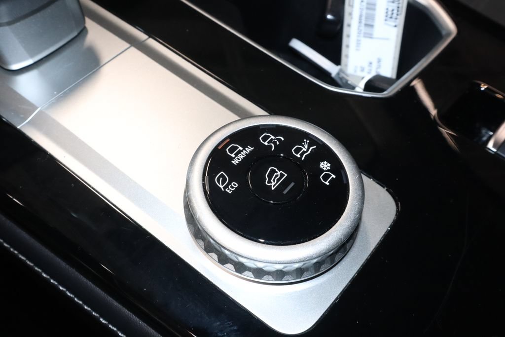 Used 2025 Mitsubishi Outlander SE FWD image 34