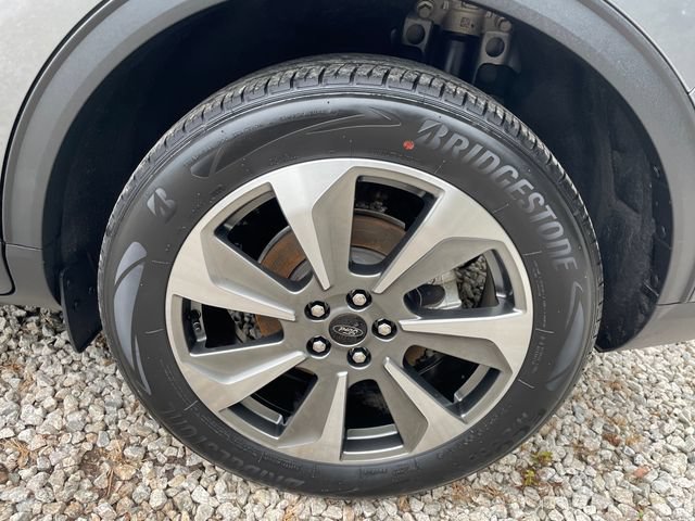 Certified 2025 Ford Escape Platinum AWD/4WD image 19