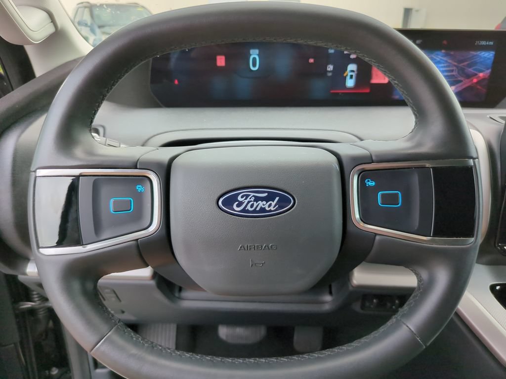 Certified 2025 Ford Expedition Active AWD/4WD image 32