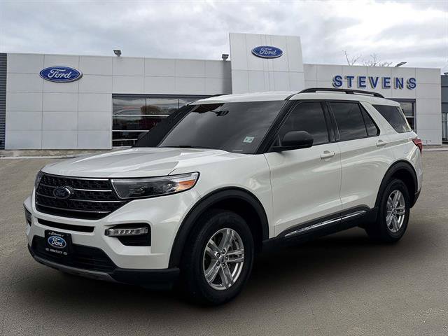 Certified 2023 Ford Explorer XLT w/ Equipment Group 202A AWD/4WD image 2