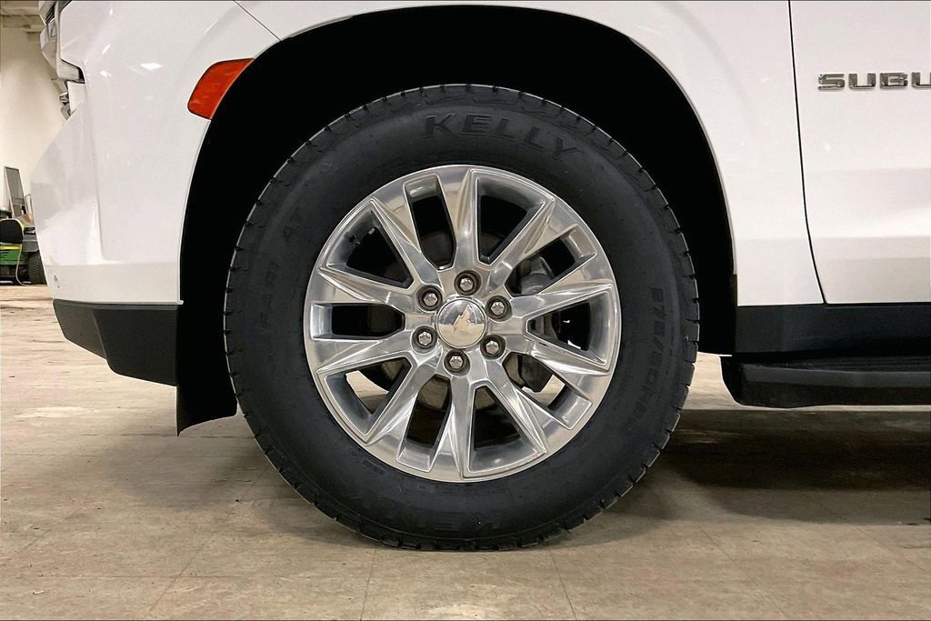 Used 2023 Chevrolet Suburban Premier image 11