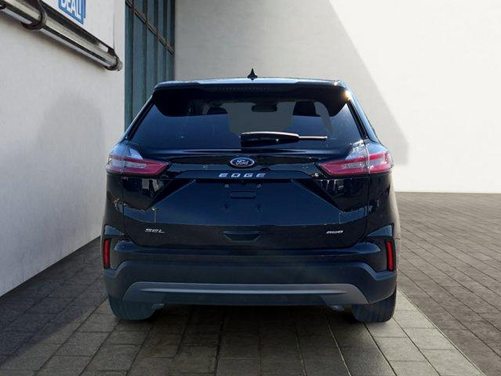 Certified 2023 Ford Edge SEL w/ Convenience Package AWD/4WD image 4