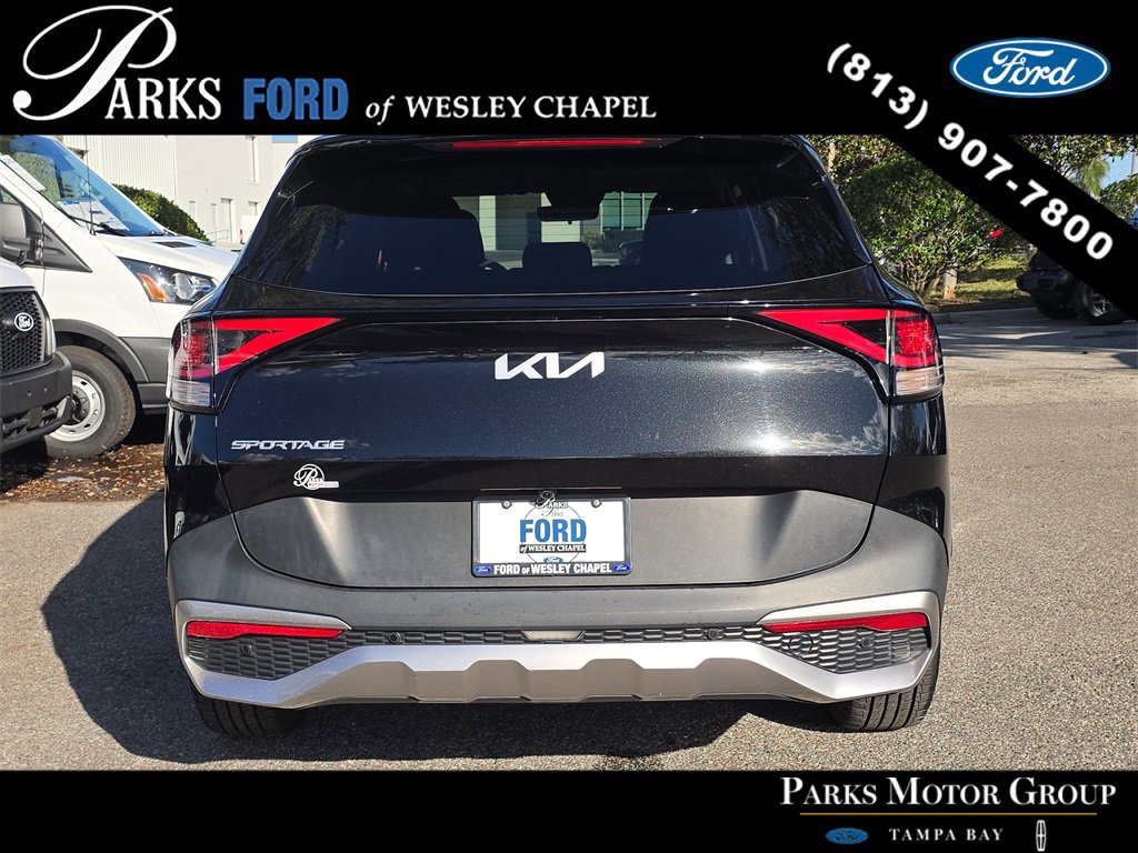 Used 2023 Kia Sportage LX image 5