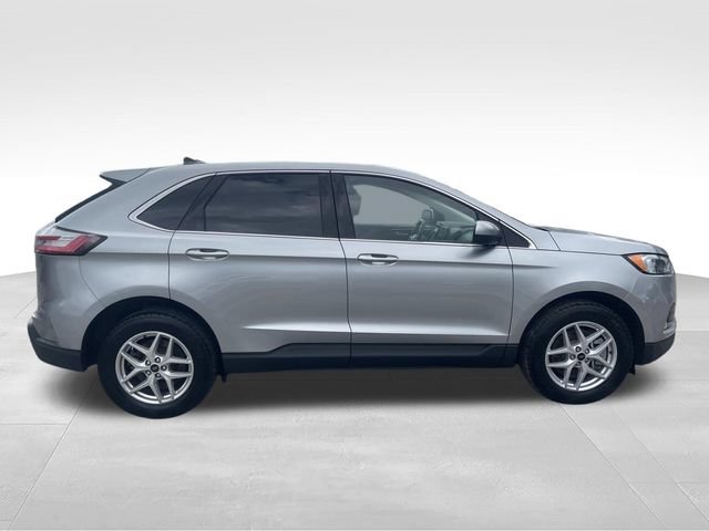 Certified 2024 Ford Edge SEL w/ Convenience Package AWD/4WD image 2