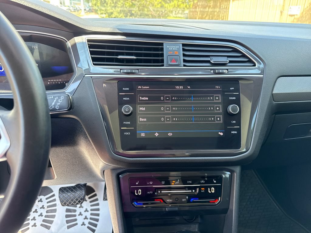 Used 2024 Volkswagen Tiguan SE w/ Panoramic Sunroof Package AWD/4WD image 19