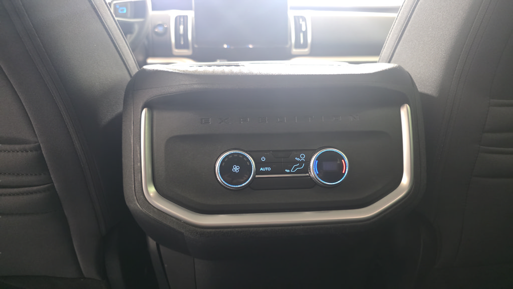 Certified 2025 Ford Expedition Active AWD/4WD image 29
