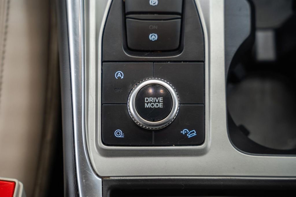 Certified 2021 Ford Explorer XLT w/ Equipment Group 202A image 26