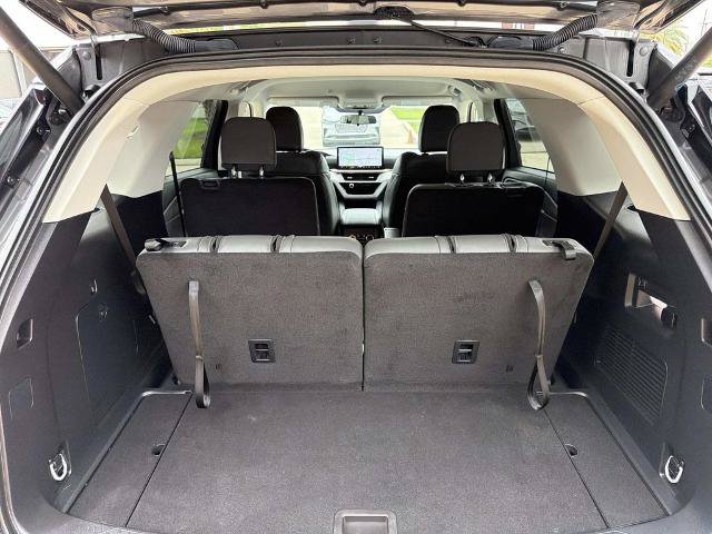 Certified 2025 Ford Explorer Active w/ Active Comfort Package AWD/4WD image 11
