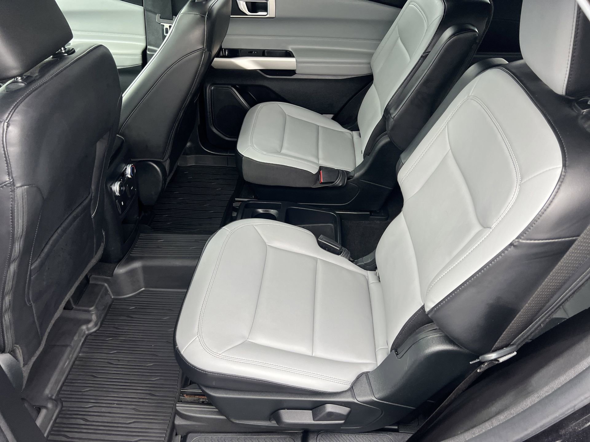 Certified 2021 Ford Explorer XLT w/ Equipment Group 202A image 24