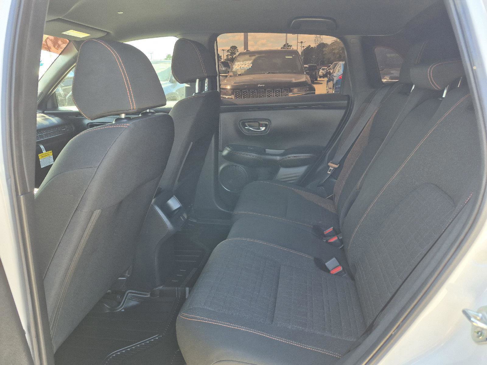 Used 2023 Honda HR-V Sport image 12