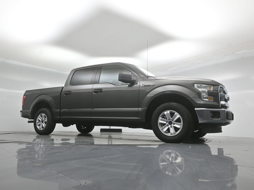 Certified 2017 Ford F150 XLT RWD image 4