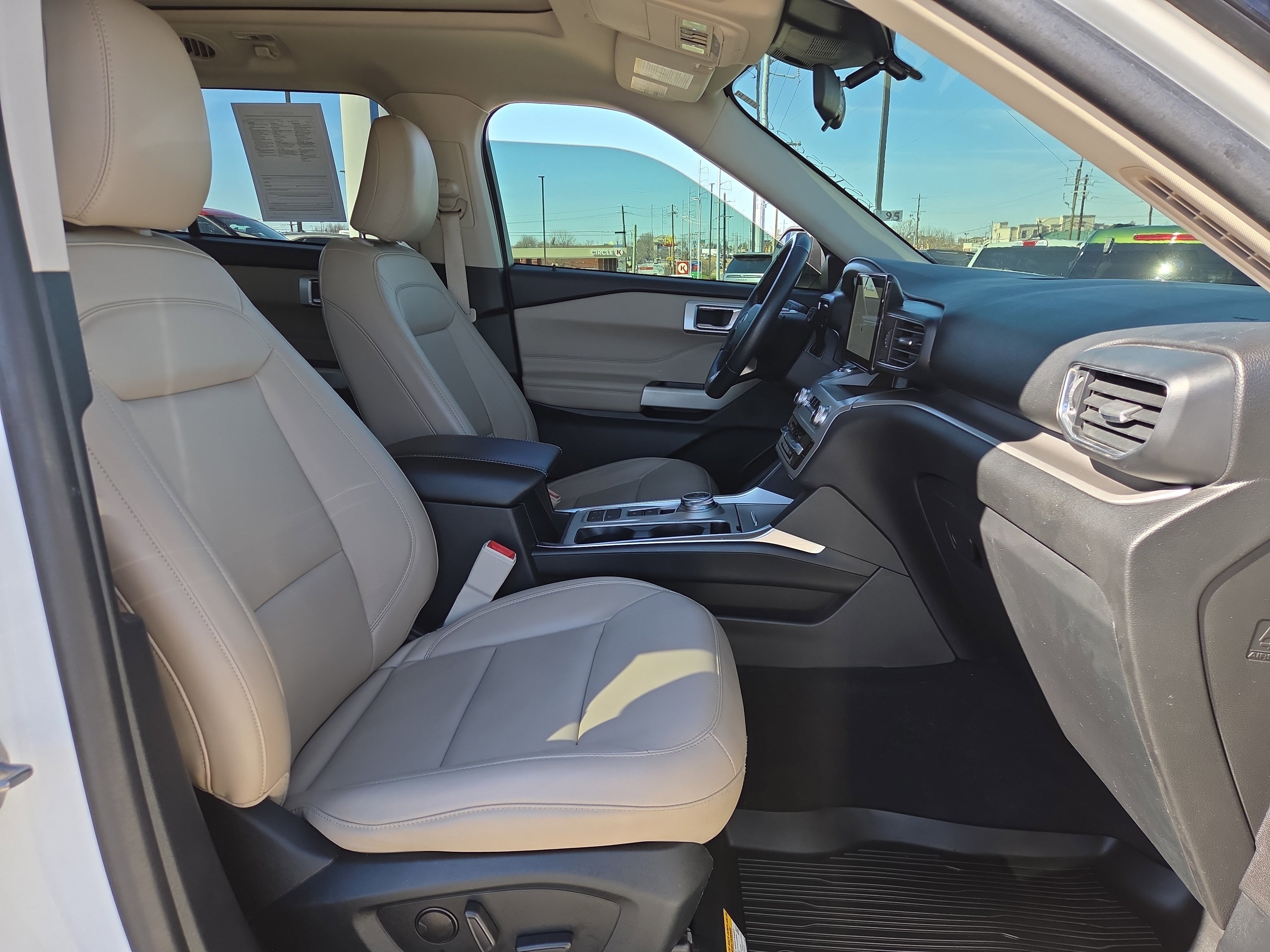 Certified 2022 Ford Explorer XLT w/ Equipment Group 202A image 17