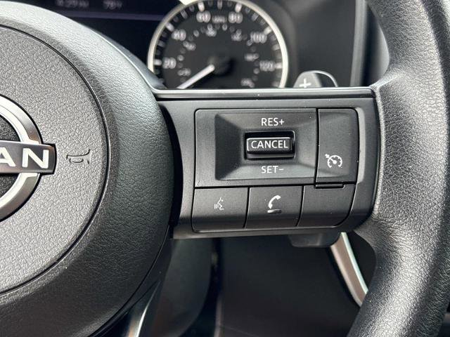 Used 2023 Nissan Rogue S AWD/4WD image 18