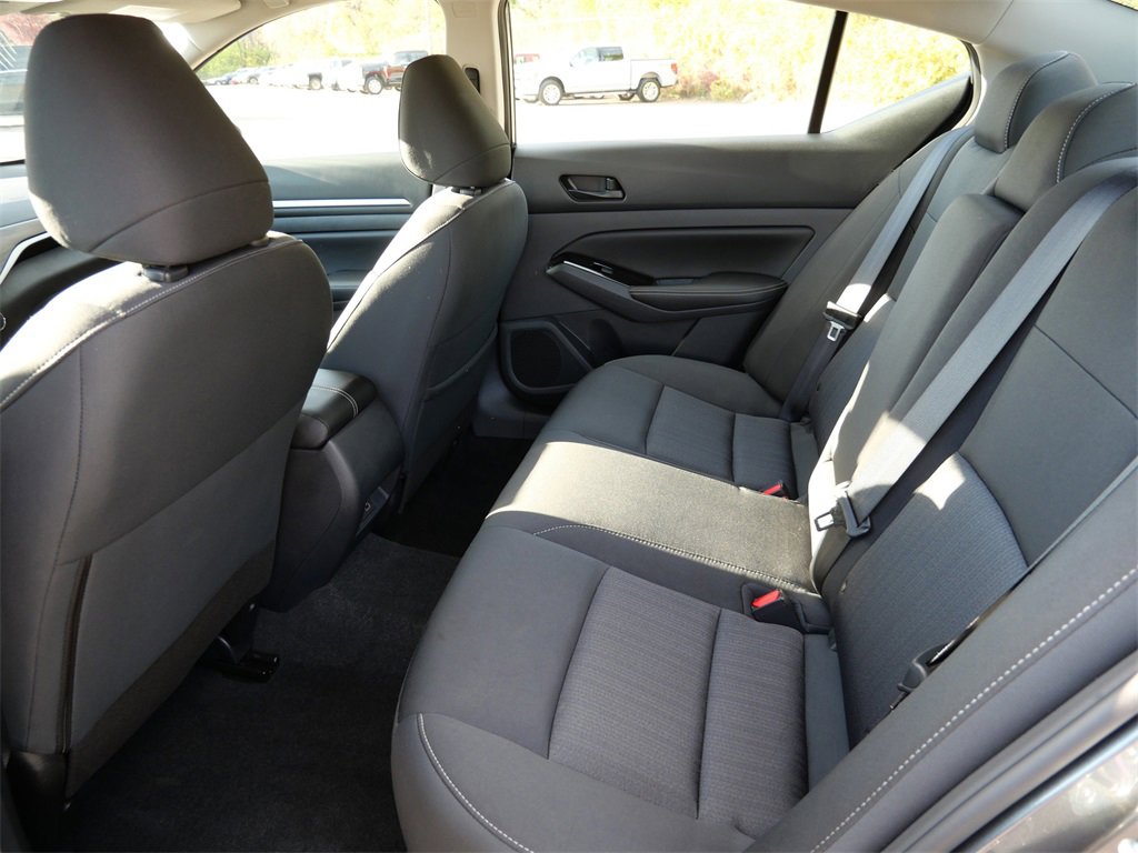 Used 2023 Nissan Altima 2.5 SV image 11