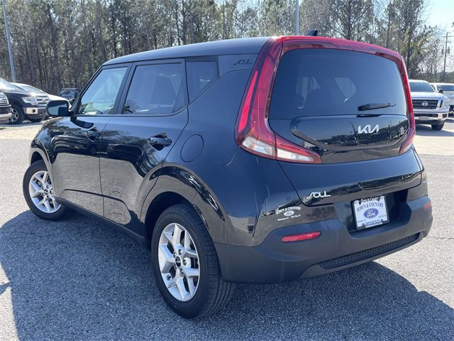 Used 2022 Kia Soul LX w/ Technology Package image 3