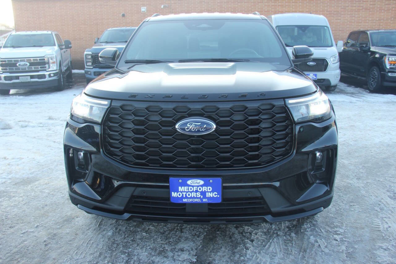 Certified 2025 Ford Explorer ST-Line image 9